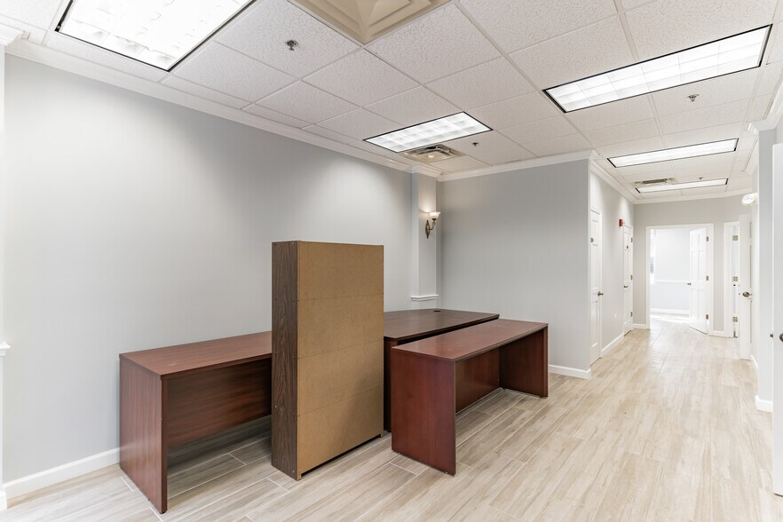 More Photos Of 230 N Westmonte Dr, Altamonte Springs Office For Lease