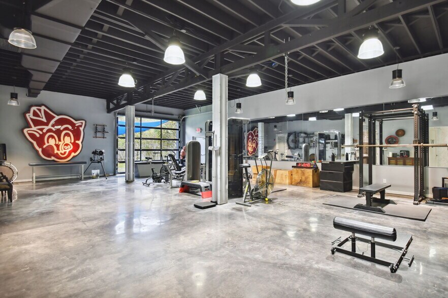 More Photos Of 3330 W Cypress St, Tampa Office For Sale