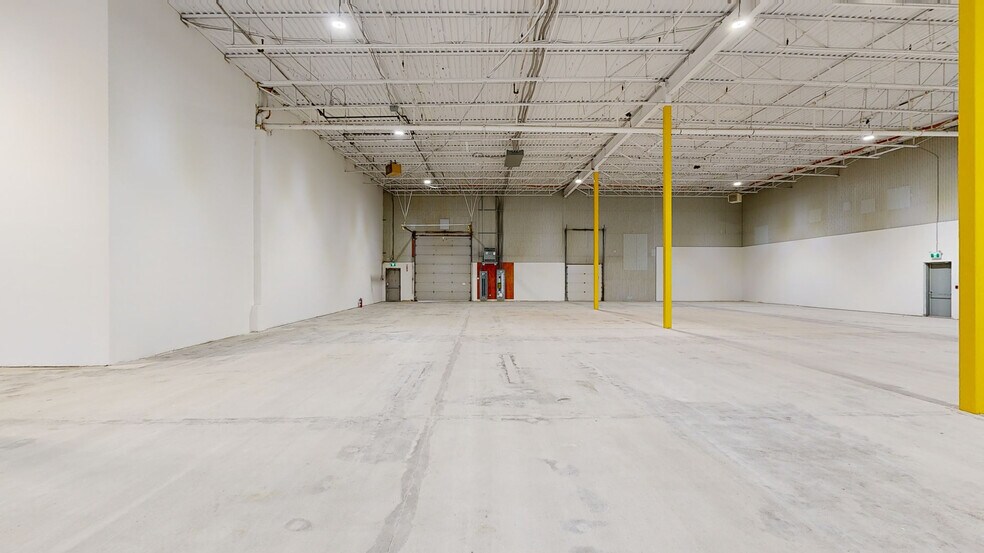 More Photos Of 2500 Rue Jean-Perrin, Québec Unknown For Lease