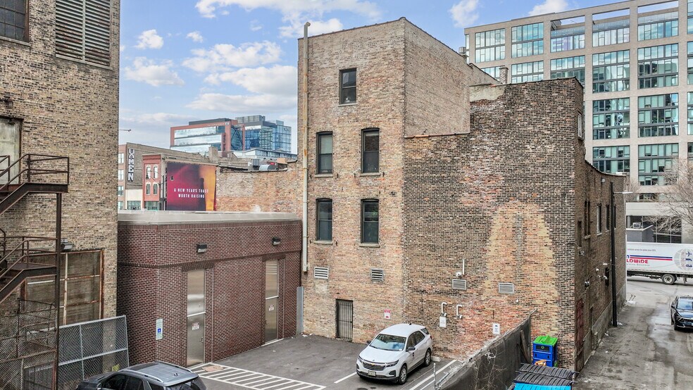 More Photos Of 619 W Randolph St, Chicago Restaurant For Sale