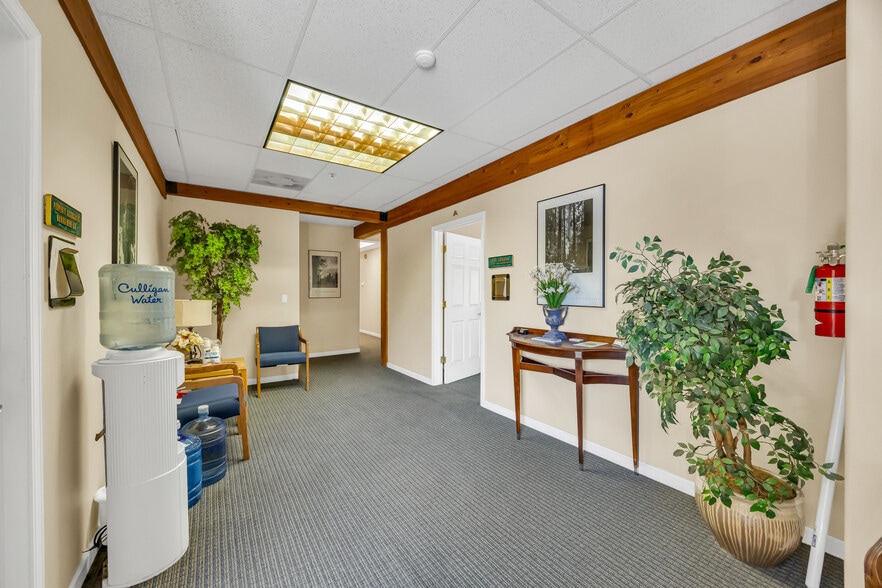 More Photos Of 1035-1043 Sutton Way, Grass Valley Office For Sale