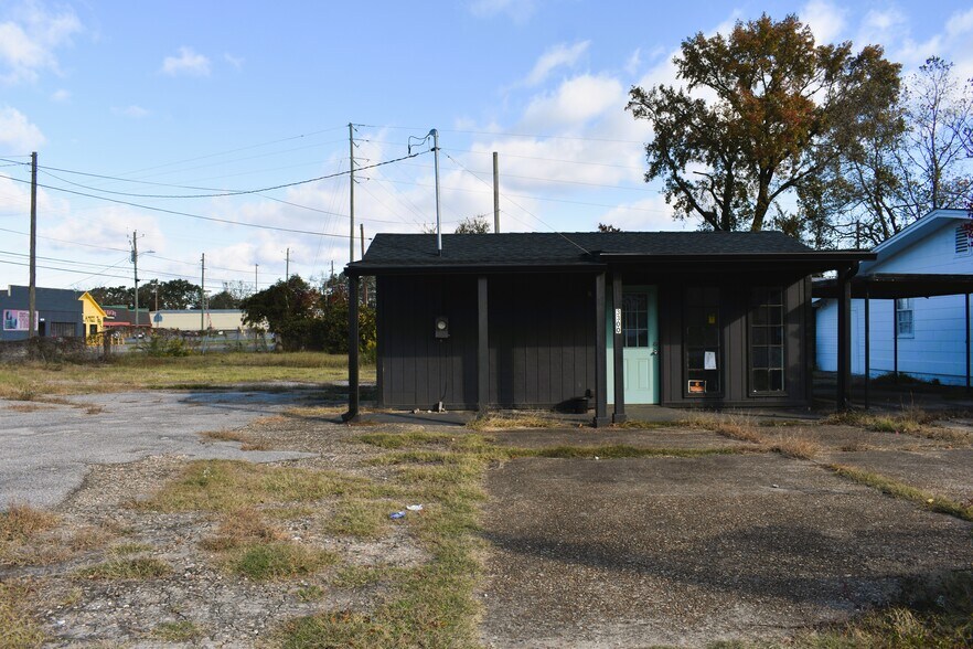 More Photos Of 3300 Lower Wetumpka Rd, Montgomery Office For Sale
