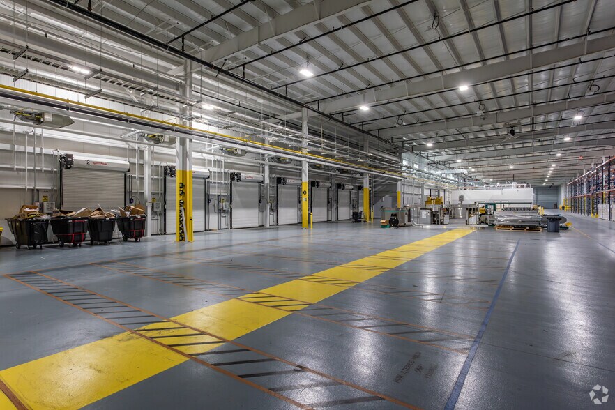 More Photos Of 3150 Barry Dr, Portland Manufacturing For Sale