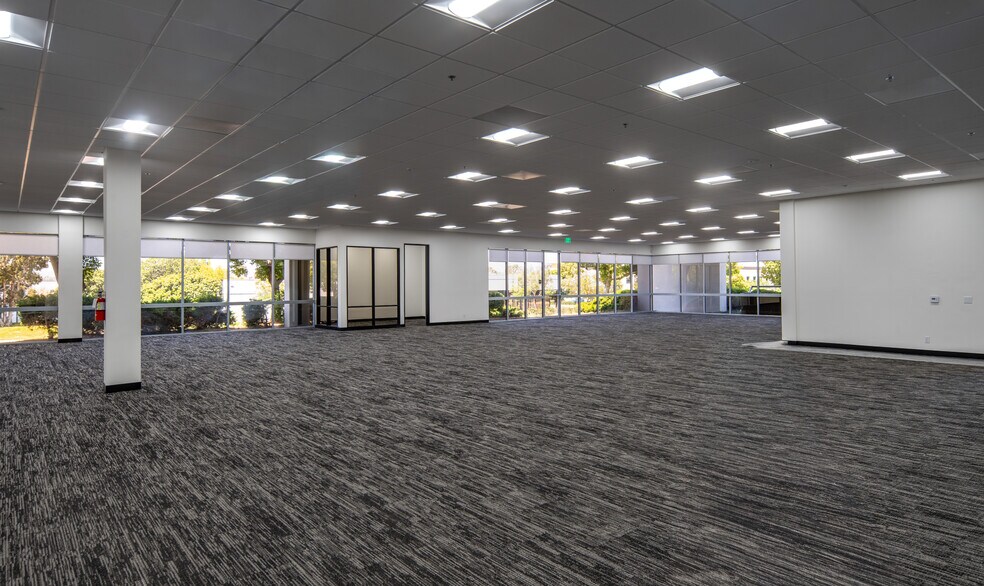 More Photos Of 5 Marconi, Irvine Manufacturing For Lease