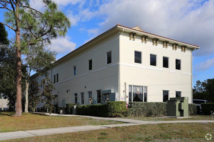 More Photos Of 600 SW Darwin Blvd, Port Saint Lucie Medical For Lease