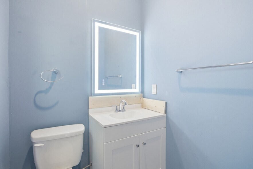 More Photos Of 17621 Stacey Ln, Lago Vista Lodge Meeting Hall For Lease