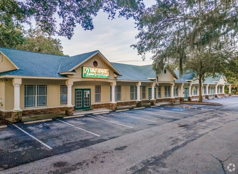 Primary Photo Of 10841-10857 Park Dr, Riverview Medical For Sale