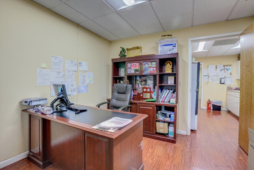 More Photos Of 215-236 Bridge St, Metuchen Medical For Sale
