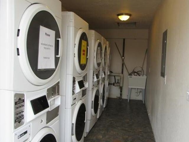 More Photos Of 211 1st St Ne, Halliday Hotel For Sale