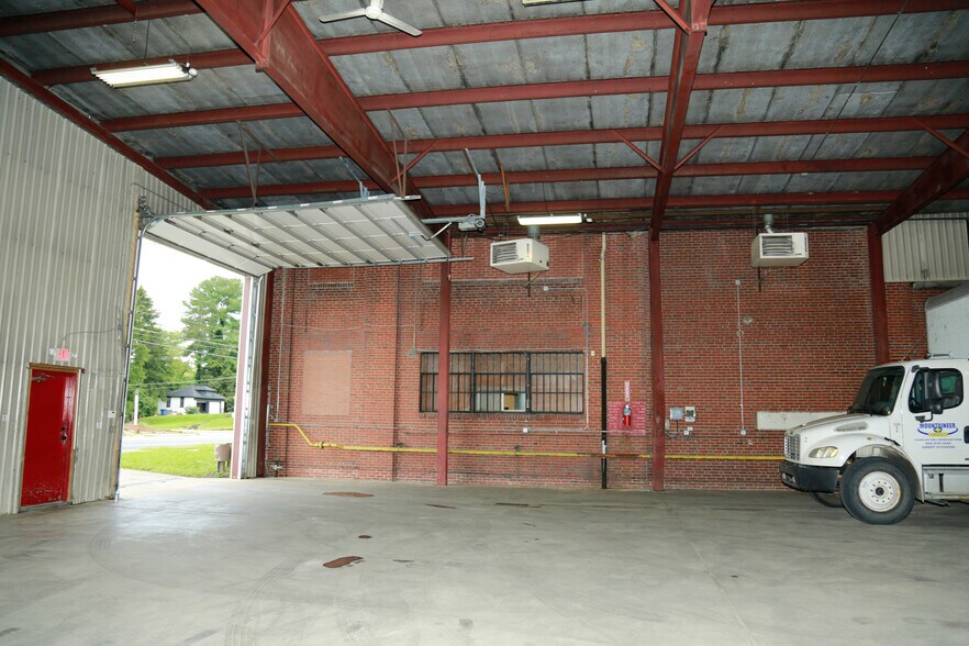 More Photos Of 1200 Morgantown Ave, Fairmont Warehouse For Sale