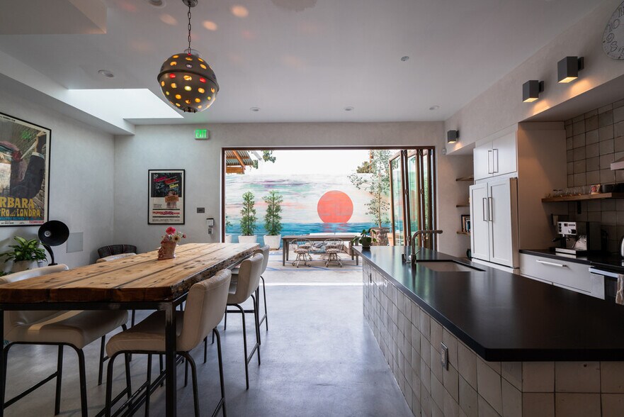 More Photos Of 10707 Burbank Blvd, North Hollywood Loft Creative Space For Sale