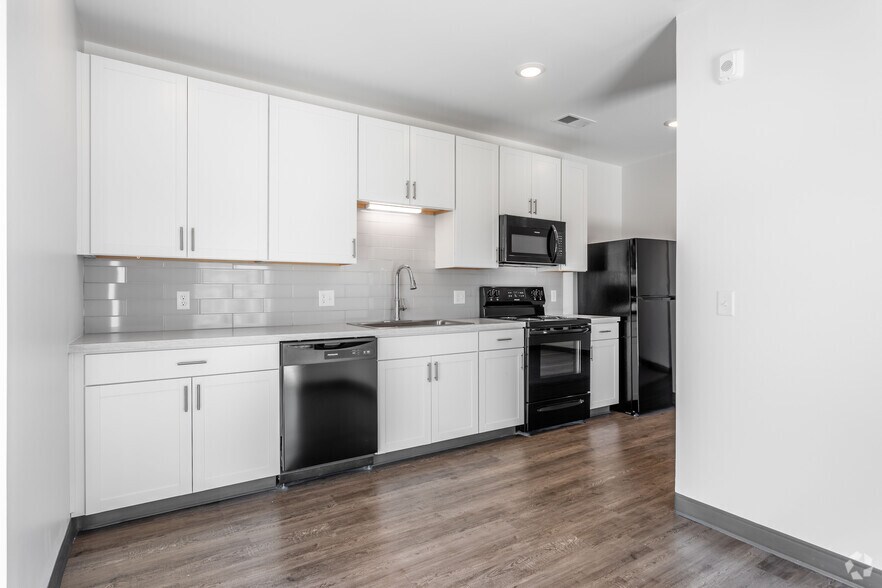 More Photos Of 366 E Broad St, Columbus Apartments For Lease