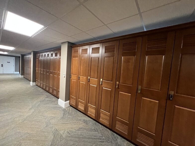 More Photos Of 22 Mountain dr, Lincoln Multifamily For Sale