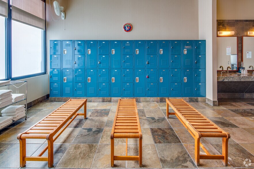 More Photos Of 16100 N 71st St, Scottsdale Office For Lease