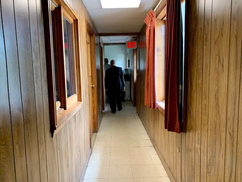 More Photos Of 240 Chestnut St, Liberty Warehouse For Lease