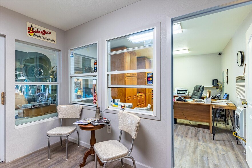 More Photos Of 3124 Reagan Dr, Fort Worth General Retail For Sale