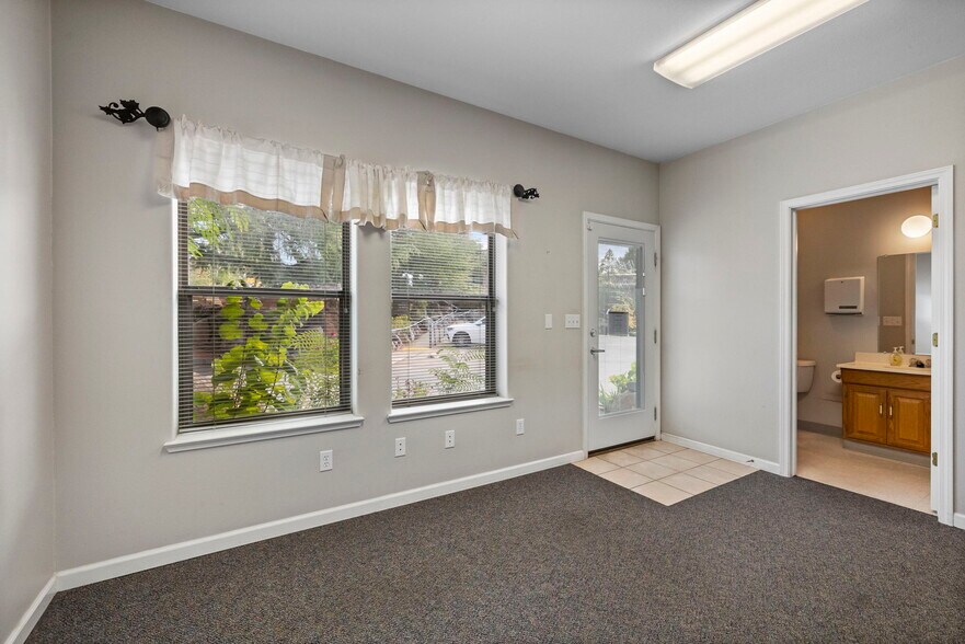 More Photos Of 13951 Mono Way, Sonora Office For Lease