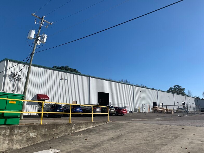 Primary Photo Of 4115 Dorchester Rd, North Charleston Warehouse For Lease
