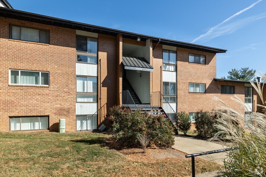 More Photos Of 5400 Livingston Ter, Oxon Hill Apartments For Sale