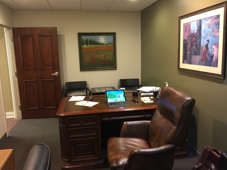 More Photos Of 6 E Saint Charles Rd, Lombard Medical For Lease