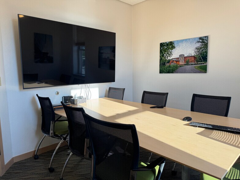 More Photos Of 1135A Michigan Ave, Sheboygan Office For Sale