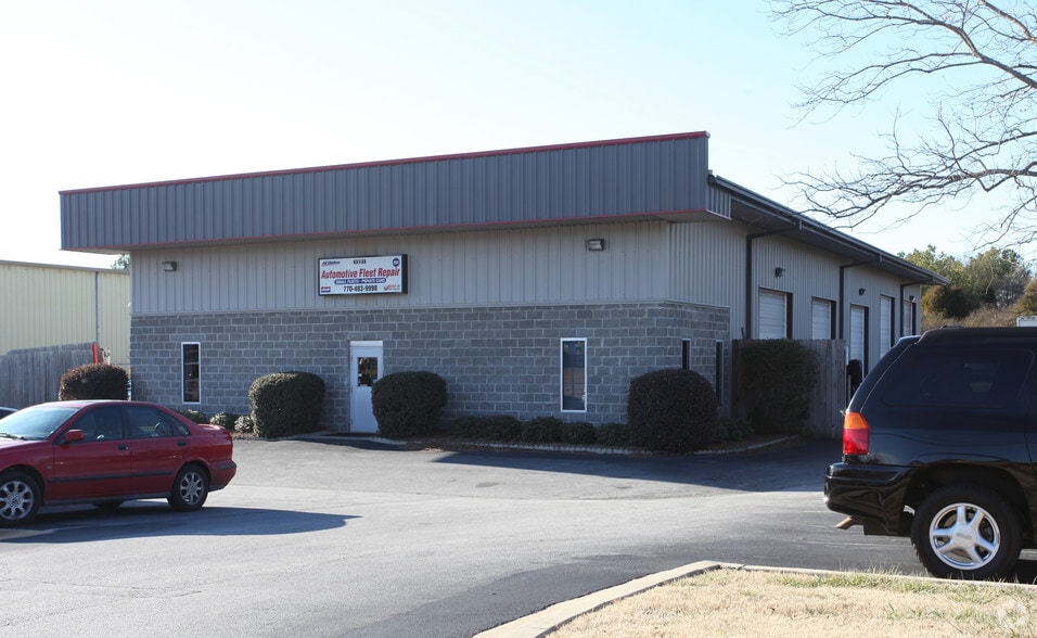 Primary Photo Of 1221 Royal Dr, Conyers Auto Repair For Sale
