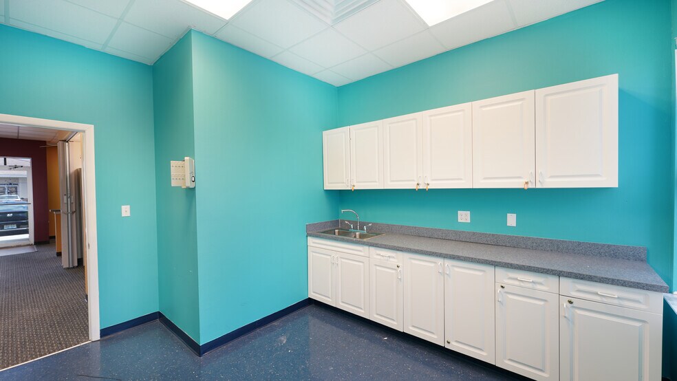 More Photos Of 3950 Sr-64 E, Bradenton Medical For Sale