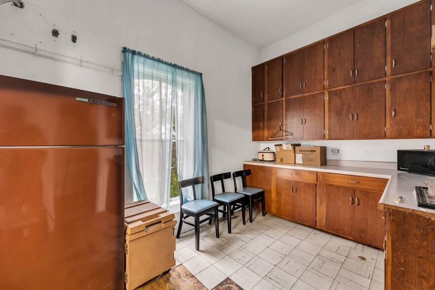 More Photos Of 6101 Lyons St, Burlington Lodge Meeting Hall For Sale