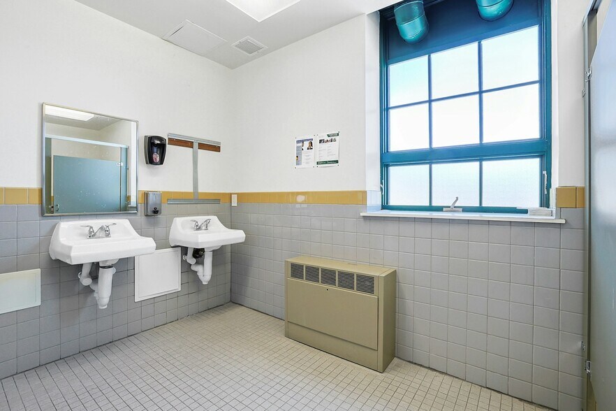 More Photos Of 31 W Broad St, Haverstraw Office For Lease