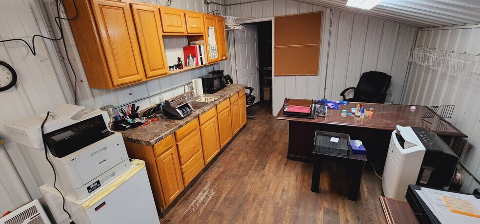More Photos Of 2052 NW 125th Ave, Watford City Self Storage For Sale