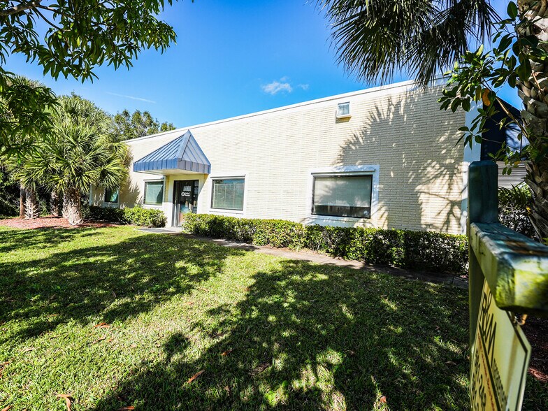 More Photos Of 15935 Assembly Loop, Jupiter Warehouse For Sale