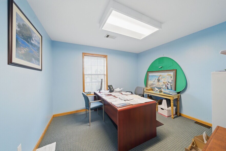 More Photos Of 421 Jones Rd, Highlands Warehouse For Lease