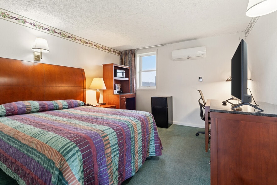 More Photos Of 6920 Motor Inn Dr, Huntingdon Hotel For Sale