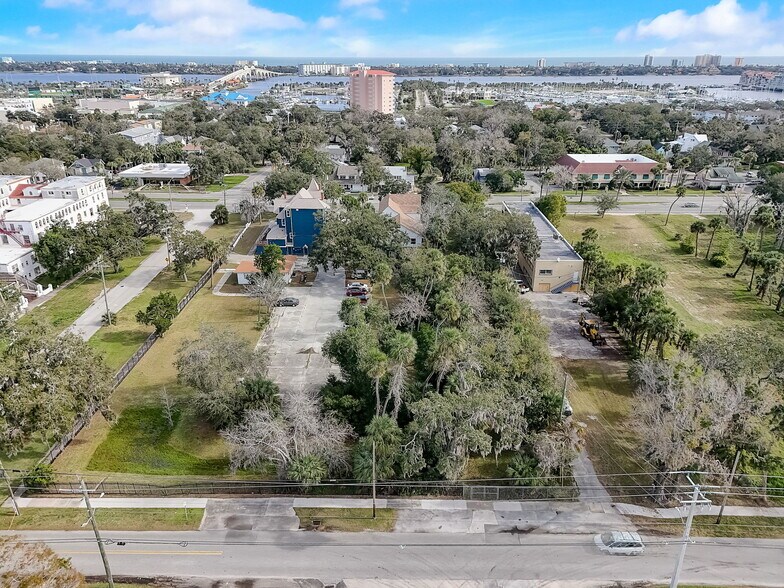 More Photos Of 404 S Ridgewood Ave, Daytona Beach Specialty For Sale