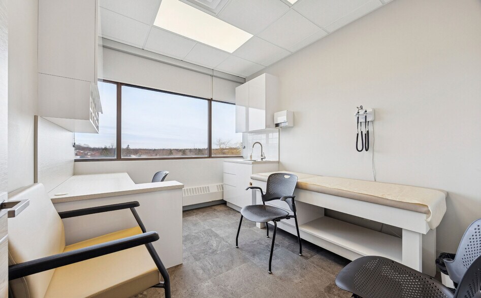 More Photos Of 1110 Sheppard Ave E, Toronto Medical For Sale