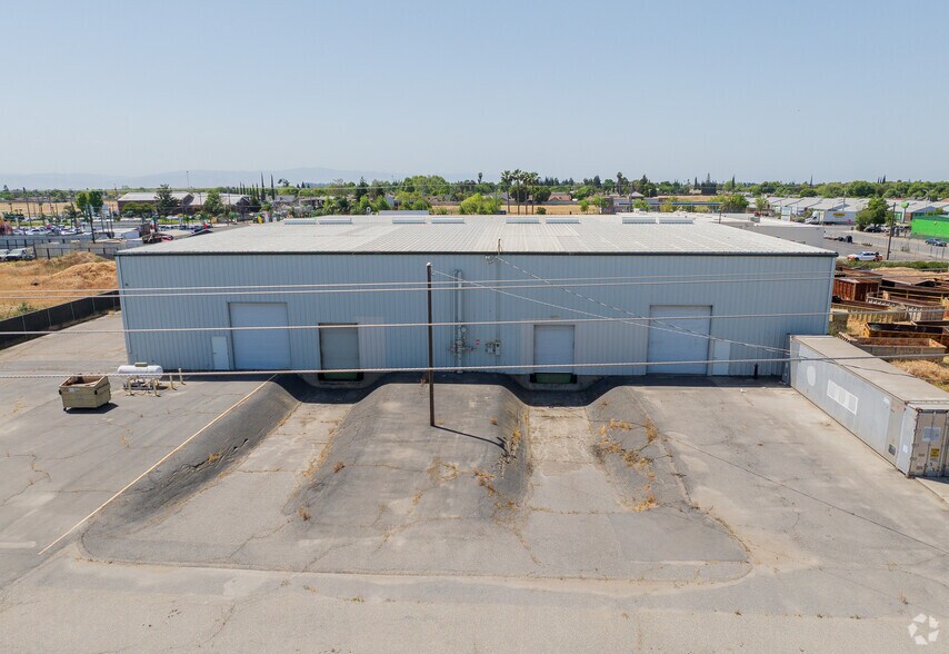 More Photos Of 136 Flamingo Dr, Modesto Warehouse For Sale