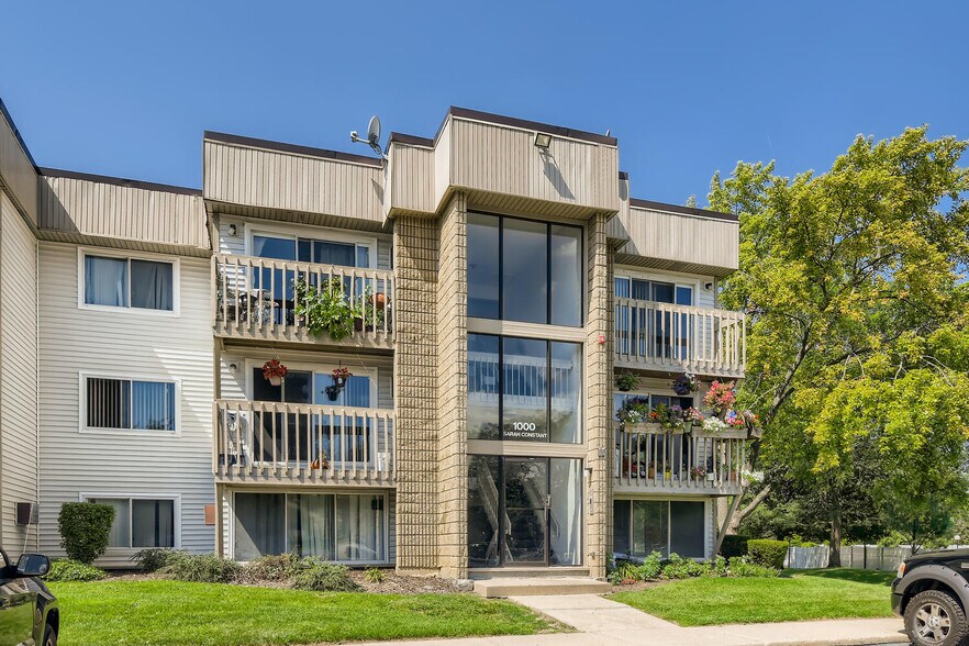 More Photos Of 2344 John Smith Dr, Schaumburg Apartments For Sale