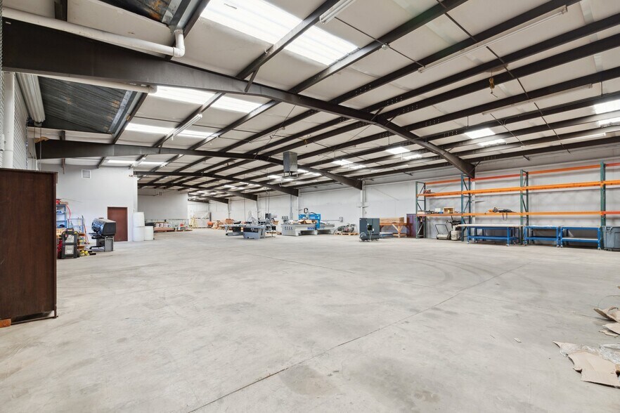 More Photos Of 2428 West Ave, Fresno Industrial For Sale