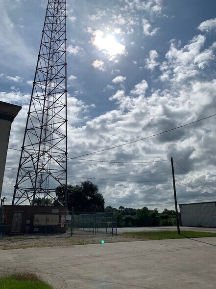 More Photos Of 12841 Highway 90, Beaumont Warehouse For Lease