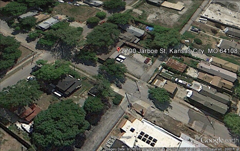 More Photos Of 2700 Jarboe St, Kansas City Warehouse For Lease