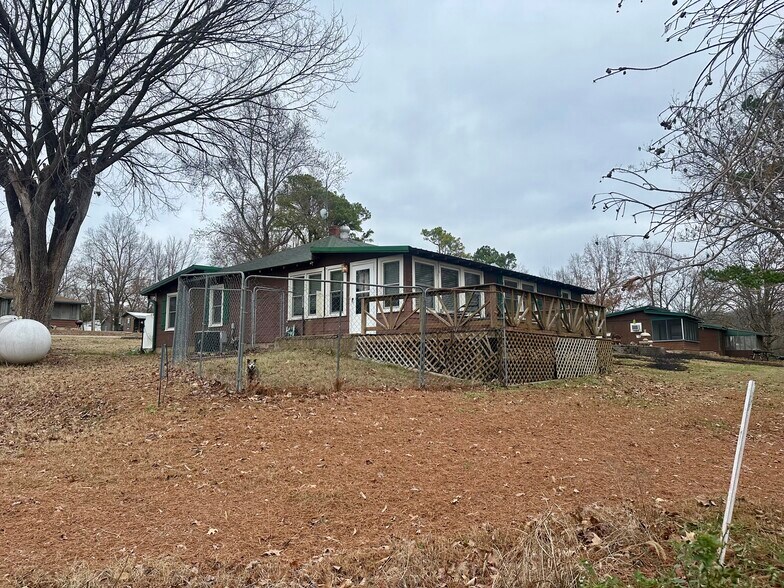 More Photos Of 10 Lease Ln, Theodosia Hotel For Sale