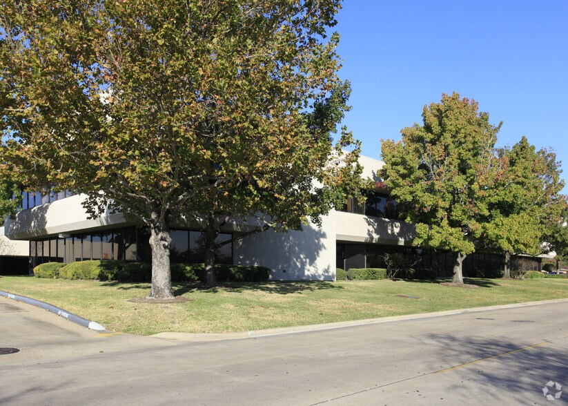 More Photos Of 11111 Wilcrest Green Dr, Houston Loft Creative Space For Lease