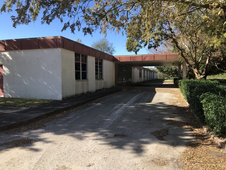 More Photos Of 603 Highway 418 W, Silsbee Hospital For Lease