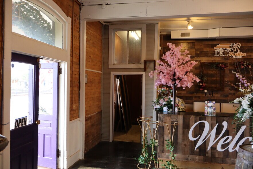 More Photos Of 108 NW Main St, Easley General Retail For Sale