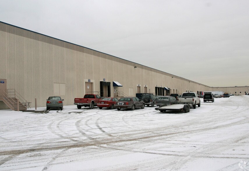 More Photos Of 6533 Flying Cloud Dr, Eden Prairie Showroom For Lease