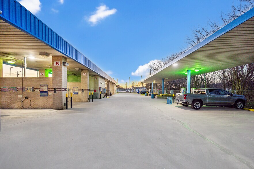 More Photos Of 2627 Allen Genoa Rd, Pasadena Carwash For Sale