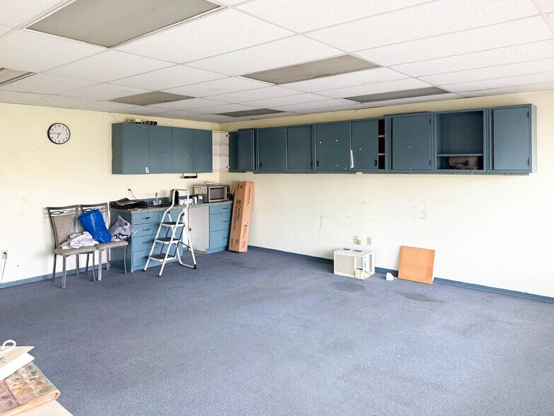 More Photos Of 9012 Oak St, Vancouver Warehouse For Sale