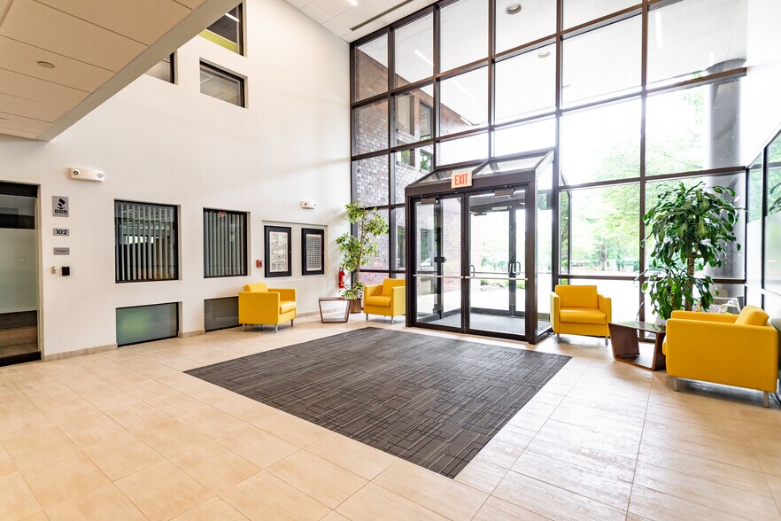 More Photos Of 400 Donald J Lynch Blvd, Marlborough Unknown For Lease