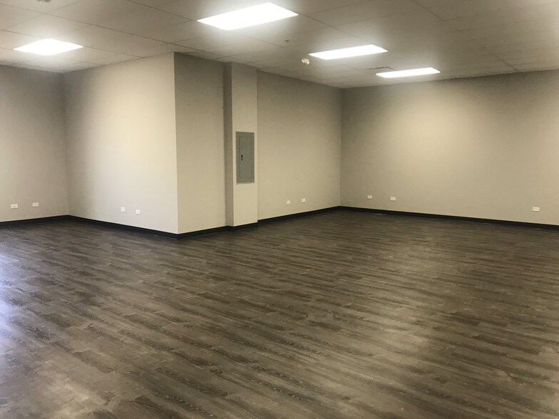 More Photos Of 731 S Route 21, Gurnee Medical For Sale