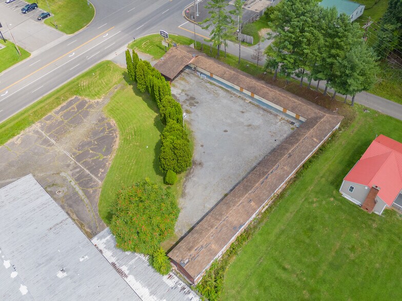 More Photos Of 549 E Stuart Dr, Galax Hotel For Sale